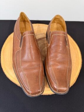 Leather Slip-On Dress Shoes - Brown